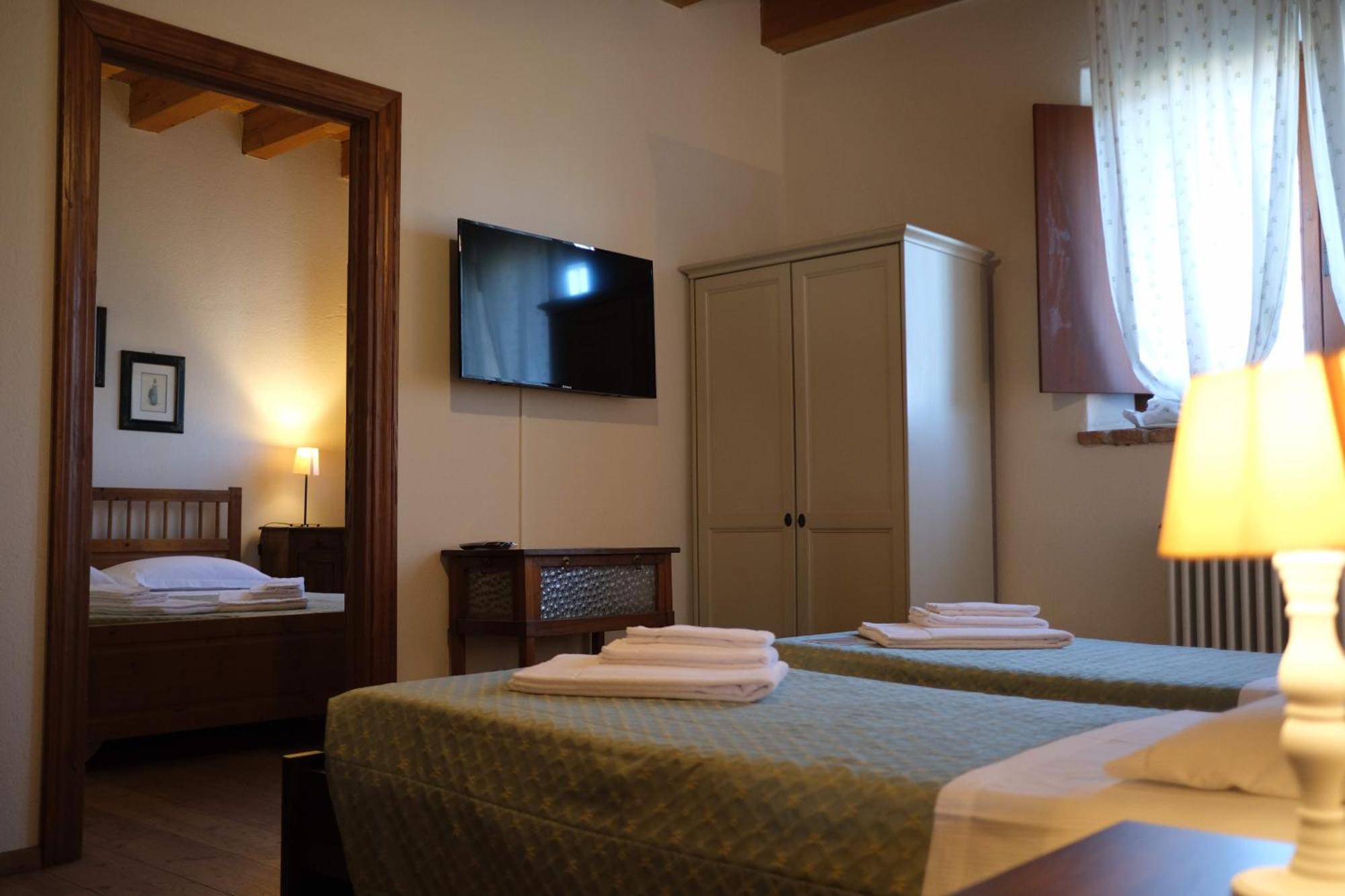Agriturismo Corte Pellegrini ซาน มาร์ติโน บูออน อัลแบร์โก ภายนอก รูปภาพ