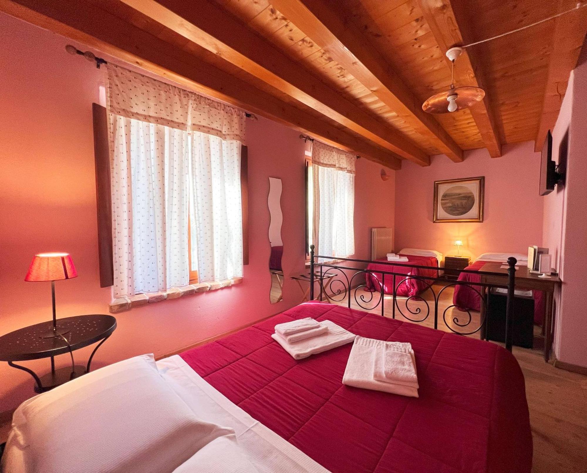 Agriturismo Corte Pellegrini ซาน มาร์ติโน บูออน อัลแบร์โก ภายนอก รูปภาพ